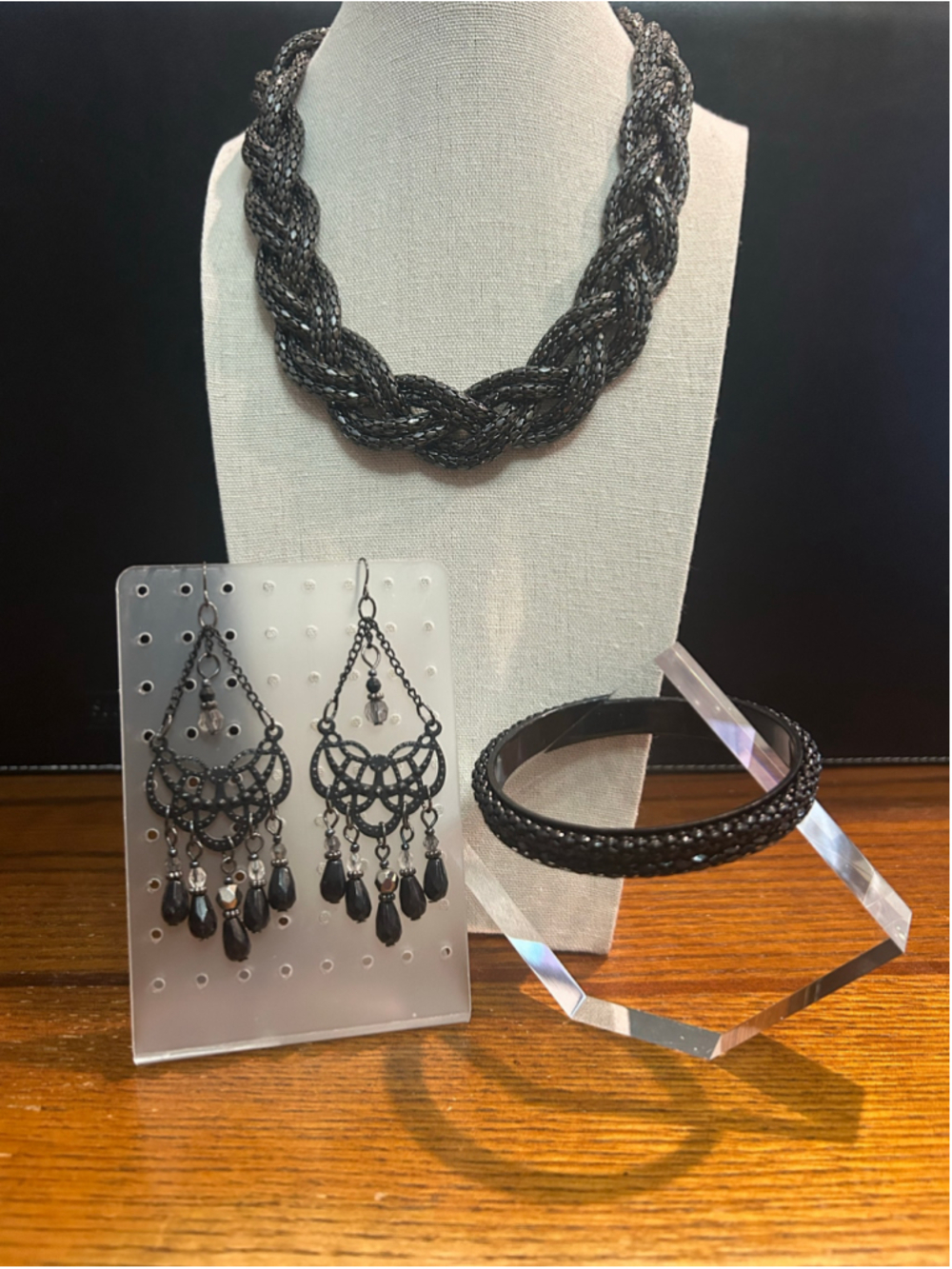 Women's Express gunmetal necklace with coordinating unbranded earrings bracelet